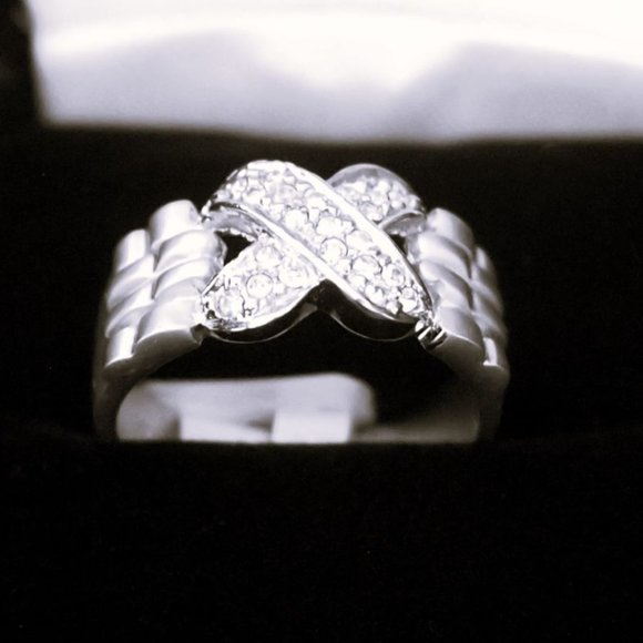 New Lady's Fashion X and Jubilee Band Ring .925 Sterling Silver - Picture 4 of 5